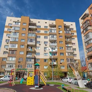 Апартаменты светлая рядом с парком горького, Алматы